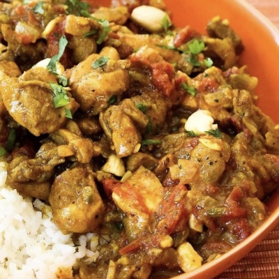INDIAN CHICKEN CURRY WITH COCONUT MILK